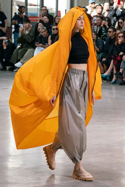 Look 24